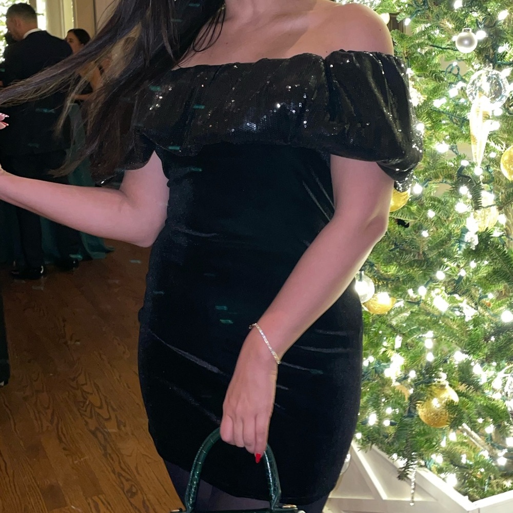 Chic Black Velvet Dress